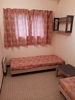Chambre avec lits simples gîte de 4 personnes